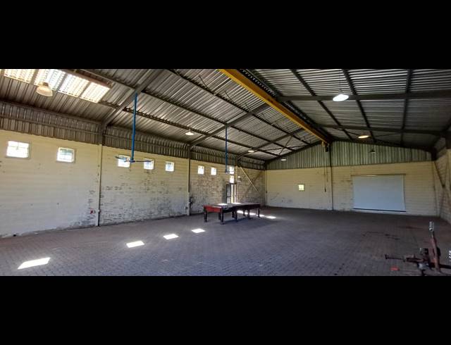 324M² WAREHOUSE TO LET IN DE DEUR